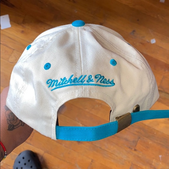 Baseball cap - Picture 3 of 5